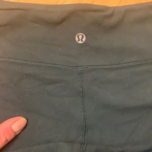 Cropped, reversible Lululemon leggings